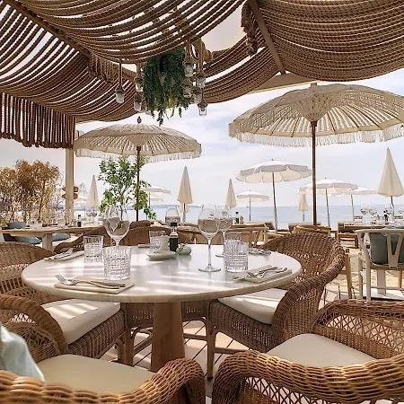 Prime Location Hyper Center Ideal For Couples & Families - Walk Everywhere -By Totolulucannes Κάννες