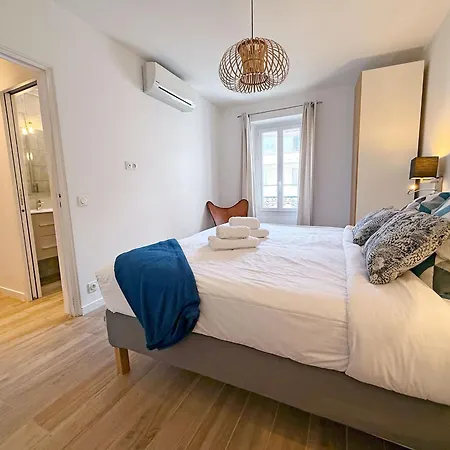 Prime Location Hyper Center Ideal For Couples & Families - Walk Everywhere -By Totolulucannes Апартаменты *