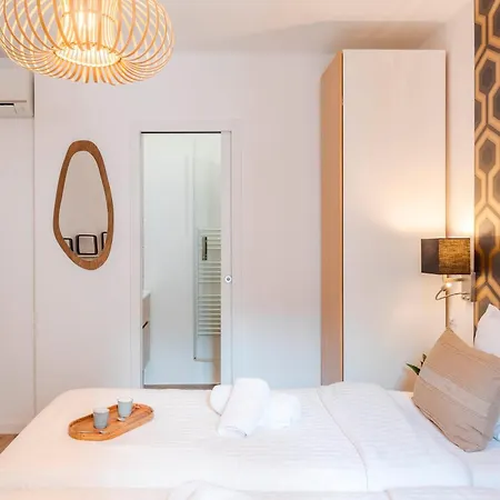 Prime Location Hyper Center Ideal For Couples & Families - Walk Everywhere -By Totolulucannes * カンヌ