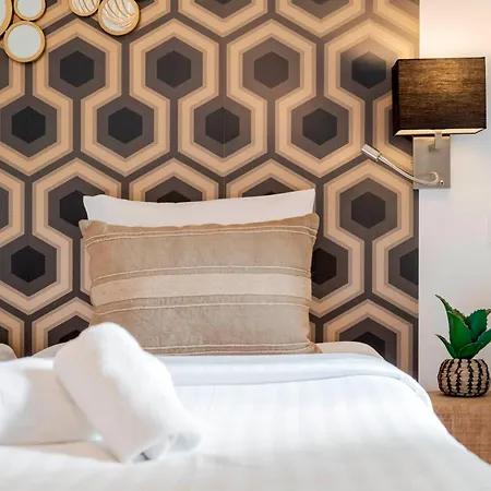 Prime Location Hyper Center Ideal For Couples & Families - Walk Everywhere -By Totolulucannes アパート カンヌ