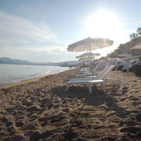 Prime Location Hyper Center Ideal For Couples & Families - Walk Everywhere -By Totolulucannes * 칸느