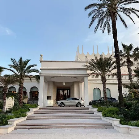 Prime Location Hyper Center Ideal For Couples & Families - Walk Everywhere -By Totolulucannes 아파트