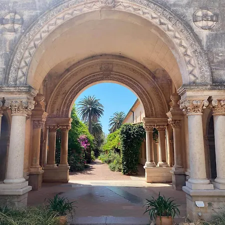 Prime Location Hyper Center Ideal For Couples & Families - Walk Everywhere -By Totolulucannes 아파트 칸느