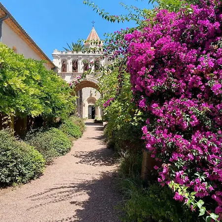 Prime Location Hyper Center Ideal For Couples & Families - Walk Everywhere -By Totolulucannes