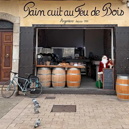 Prime Location Hyper Center Ideal For Couples & Families - Walk Everywhere -By Totolulucannes 아파트