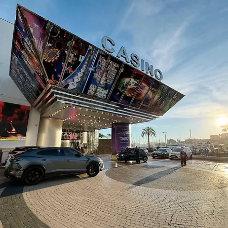 Prime Location Hyper Center Ideal For Couples & Families - Walk Everywhere -By Totolulucannes