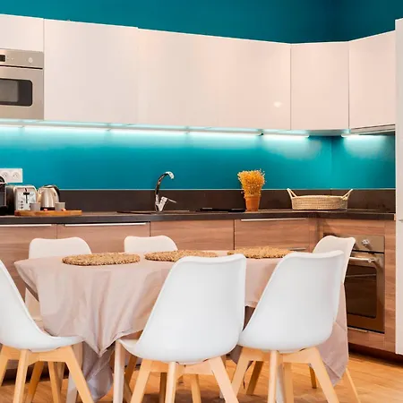 Prime Location Hyper Center Ideal For Couples & Families - Walk Everywhere -By Totolulucannes Daire *