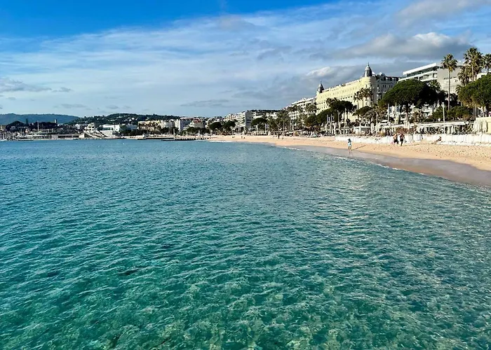 Prime Location Hyper Center Ideal For Couples & Families - Walk Everywhere -By Totolulucannes Daire *