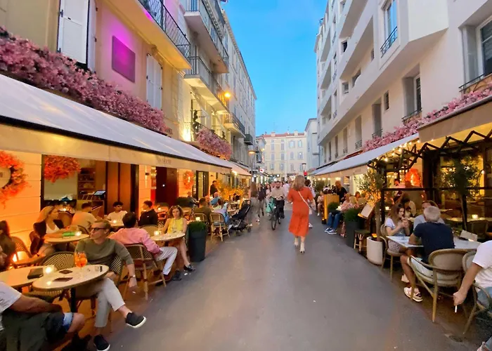 Prime Location Hyper Center Ideal For Couples & Families - Walk Everywhere -By Totolulucannes